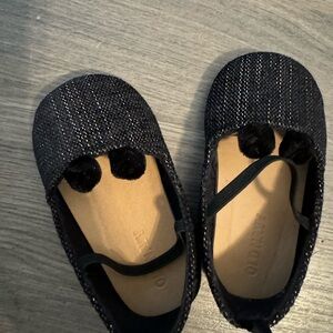 Old Navy baby shoes 12 months